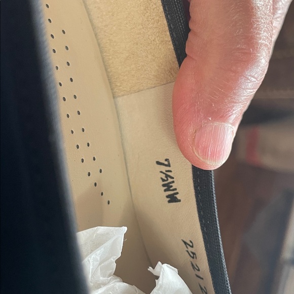 SAS Women's Black Chiunky Pumps- 1 1/4 Inch Heels. NWOT. Size 7WW. - Picture 9 of 12